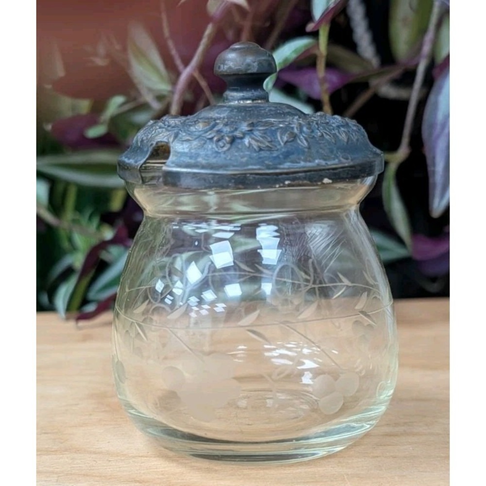 Vintage S Kirk & Son Sterling Repousse Silver Etched Clear Sugar Bowl with Lid